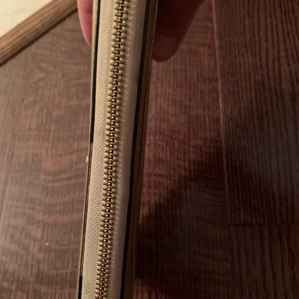 Kate Spade wallet - Picture 4 of 14